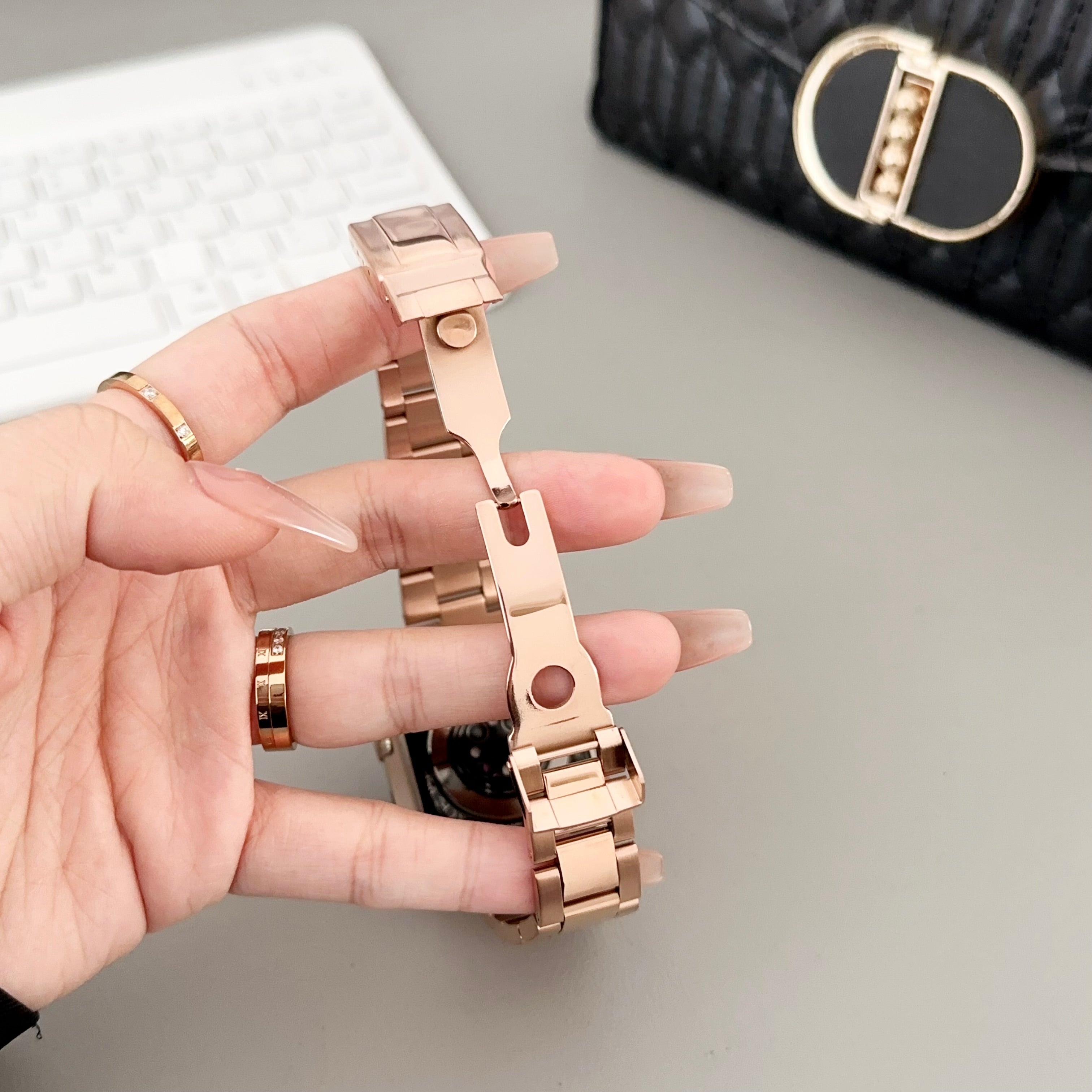 For Apple Watch Ultra 2 Ultra 49mm / Series 9 8 7 45mm / SE (2023) SE (2022) SE 6 5 4 44mm / 3 2 1 42mm Watch Strap 3-Bead - Silver For Apple Watch Ultra 2 Ultra 49mm / Series 9 8 7 45mm / SE (2023) SE (2022) SE 6 5 4 44mm / 3 2 1 42mm Watch Strap 3-Bead - Silver